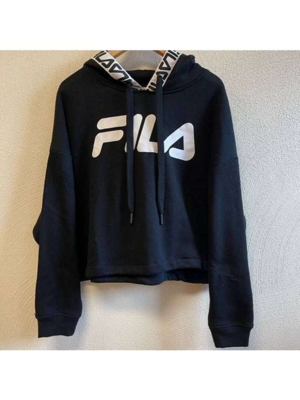 New FILA Women's Cropped Black Spell Out Hoodie Sz 1X (XL) NWT